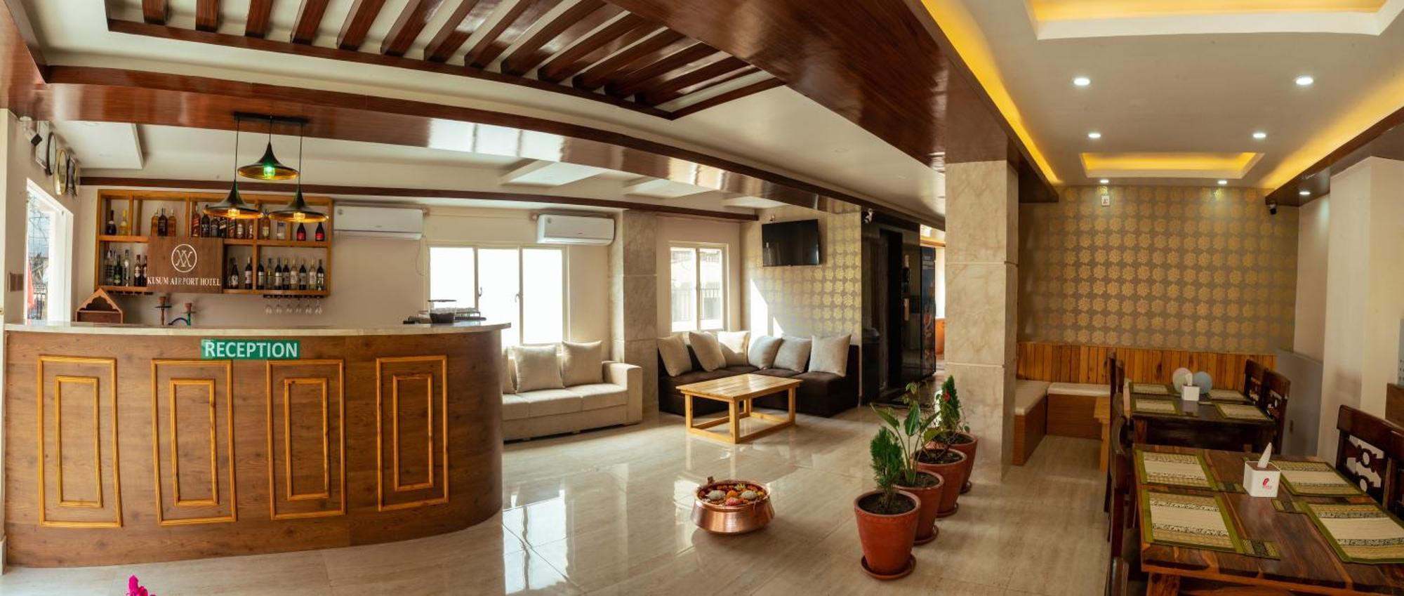 Kusum Airport Hotel Katmandu Eksteriør billede