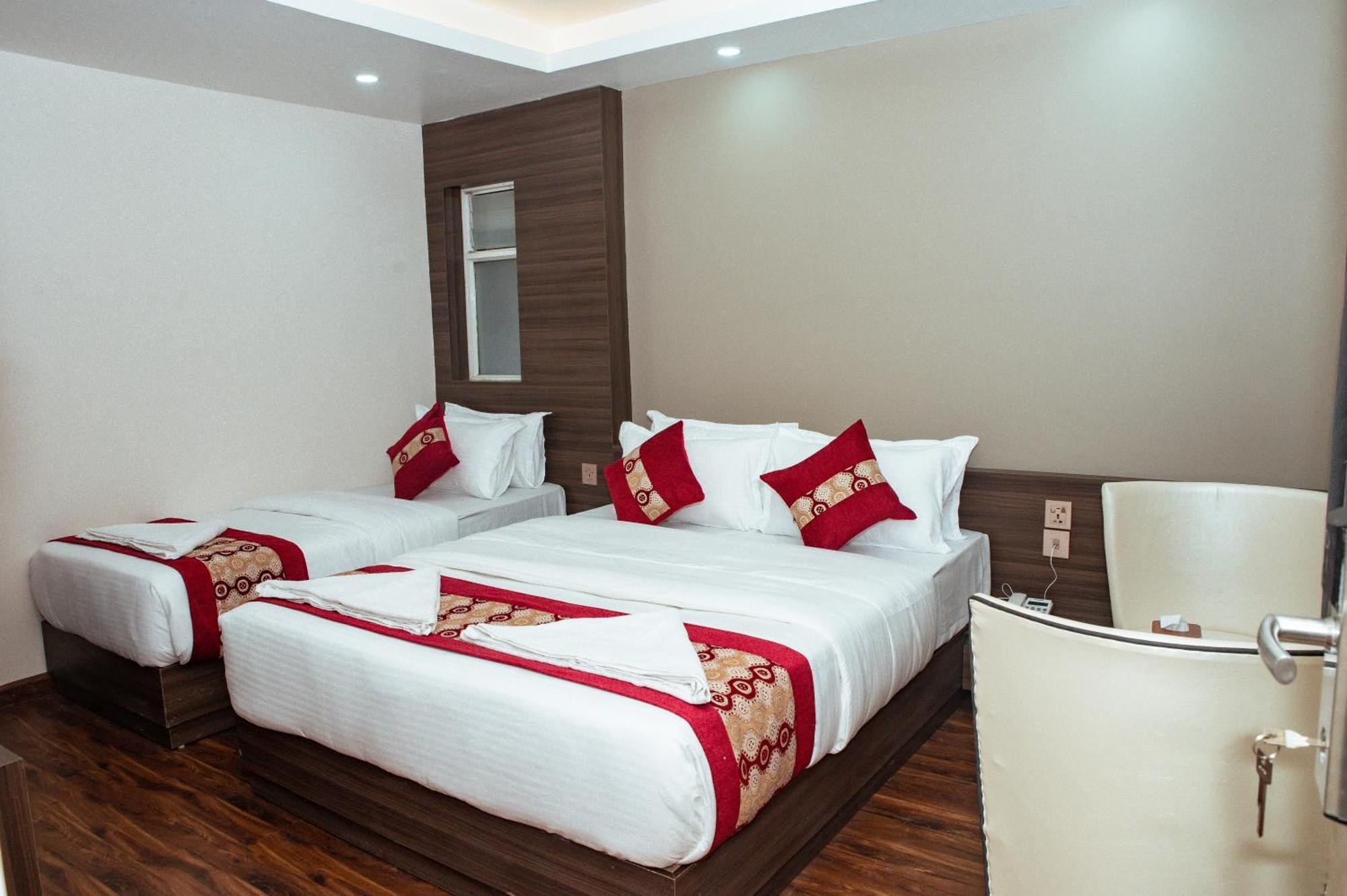 Kusum Airport Hotel Katmandu Eksteriør billede