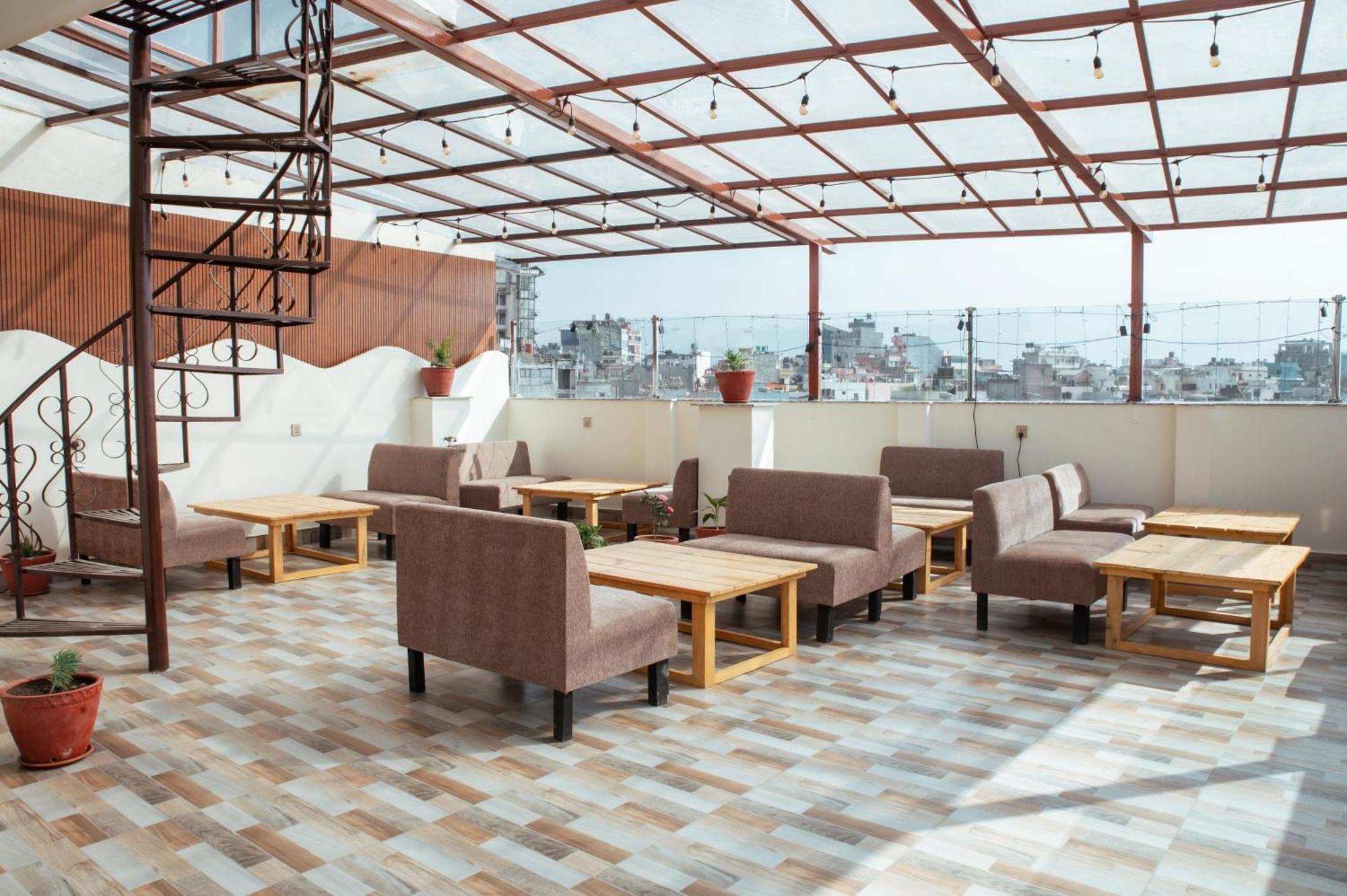 Kusum Airport Hotel Katmandu Eksteriør billede
