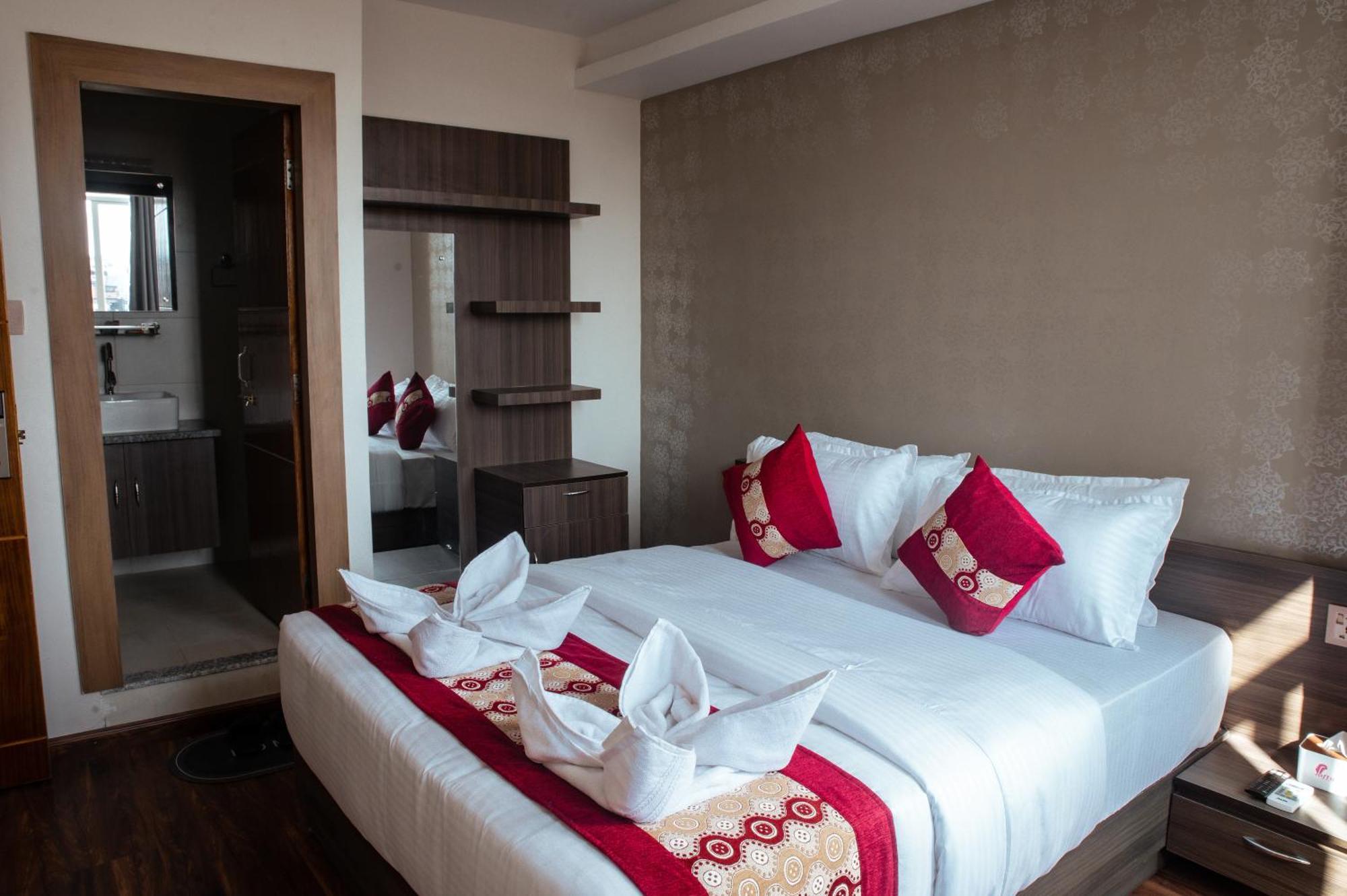 Kusum Airport Hotel Katmandu Eksteriør billede